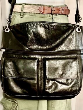 Stone Mountain Women’s Vintage Black Pebbled Leather Crossbody Bag Purse